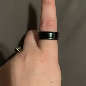 Men’s wedding ring